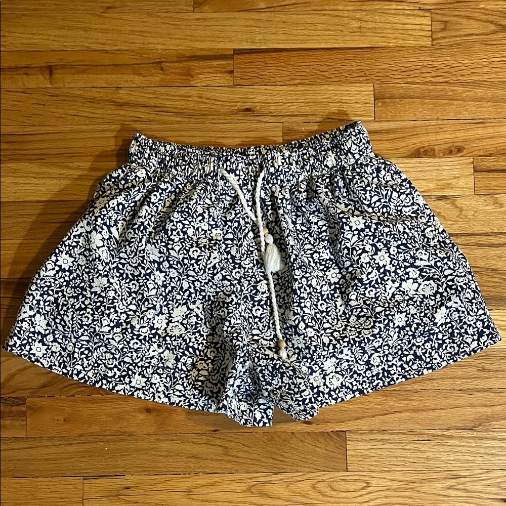 Faherty Navy and White Floral High Waist Shorts